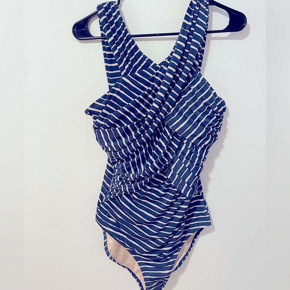 Women’s Garnet Hill Navy Striped One Piece Swimsuit W’s 10/M - Picture 1 of 9